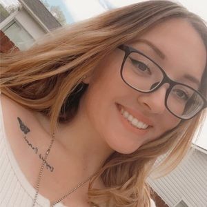 Meet your Posher, Kayla